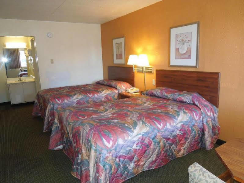 Rodeway Inn Sandusky Extérieur photo