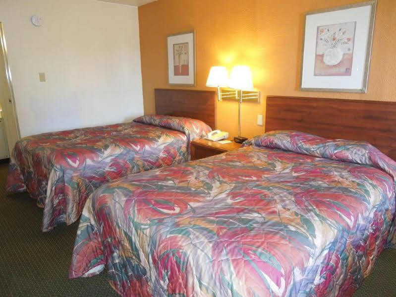 Rodeway Inn Sandusky Extérieur photo