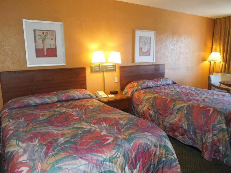 Rodeway Inn Sandusky Extérieur photo