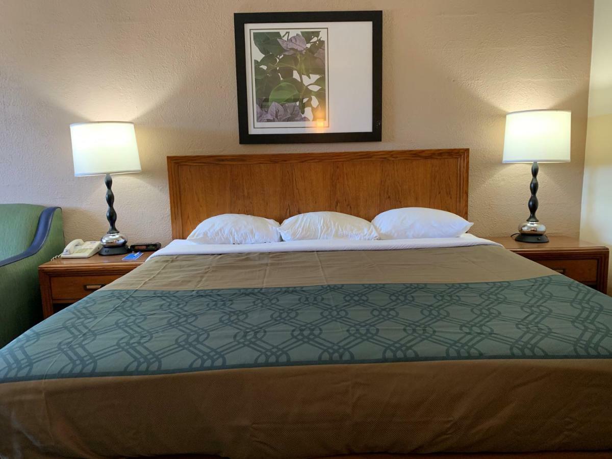 Rodeway Inn Sandusky Extérieur photo